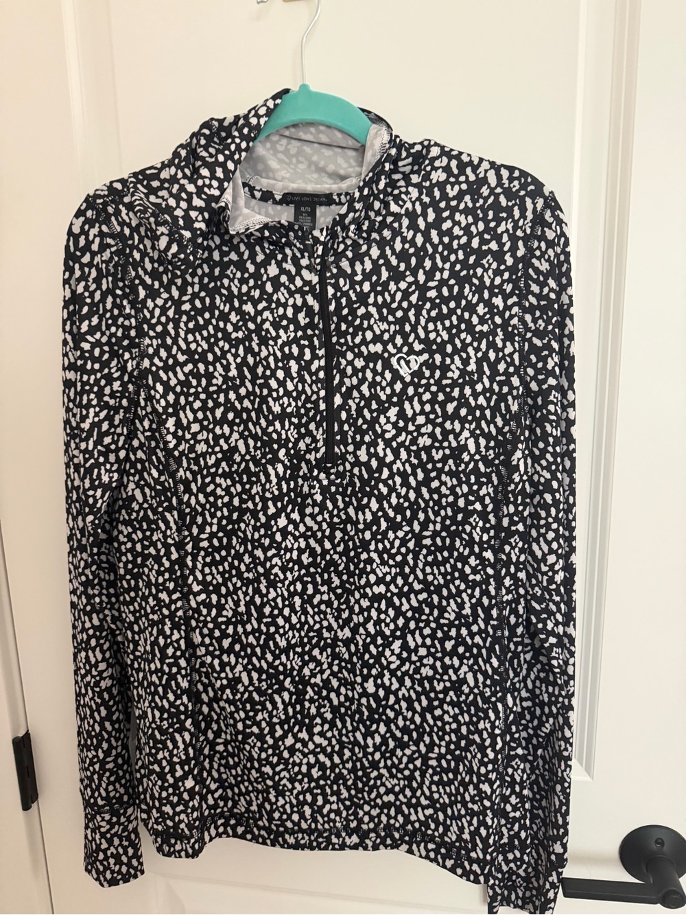 Aeropostale Black & White Printed Quarter-Zip Pullover